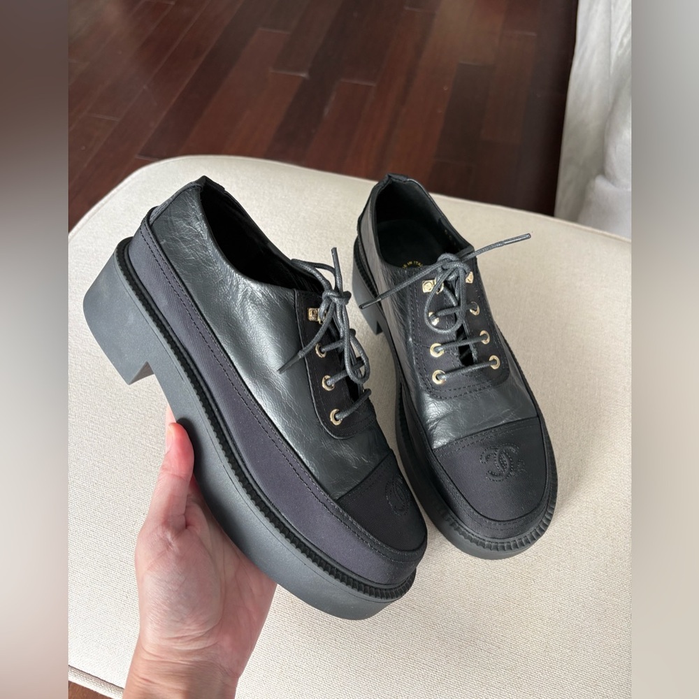 Chanel Loafers 21B Black CC Lace Up Oxford Platform Shoes EUR 40 US 9